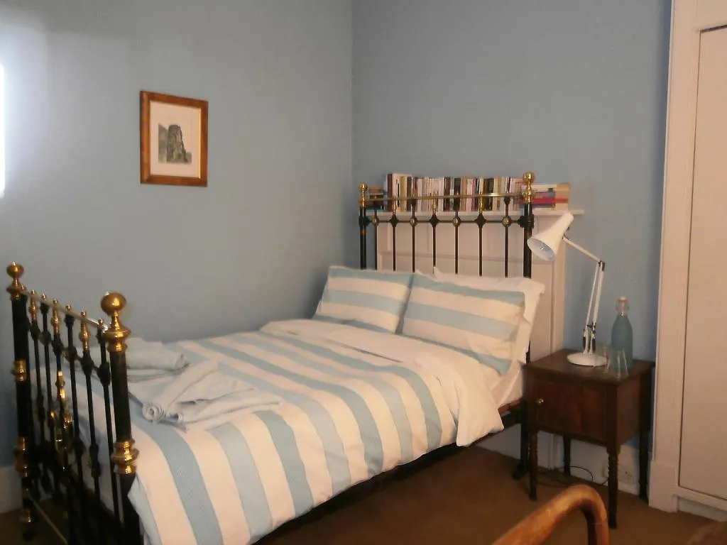 Winter Cherry Bed And Breakfast Broughton  Edinburgh
