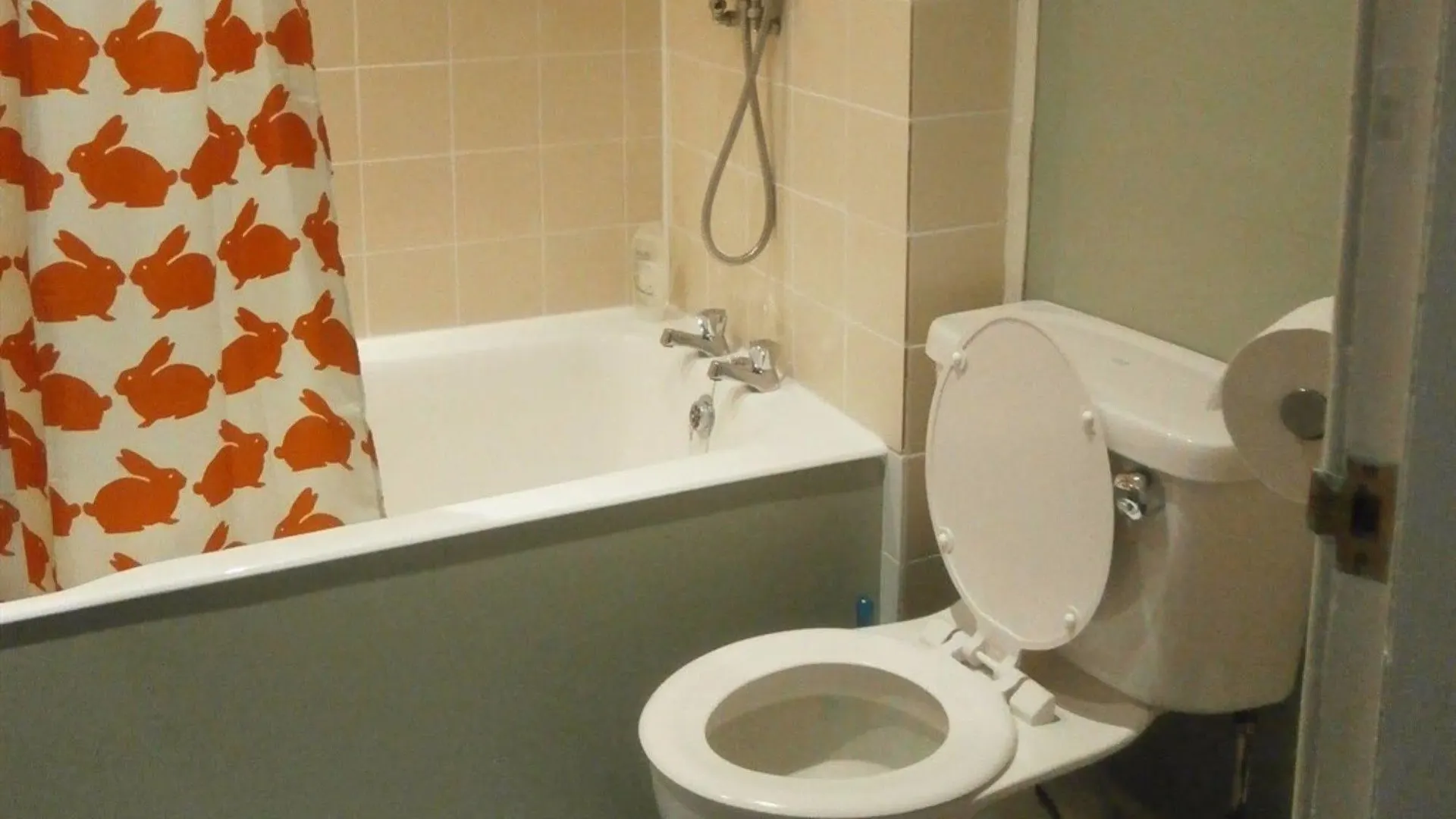Winter Cherry Bed And Breakfast Broughton  United Kingdom